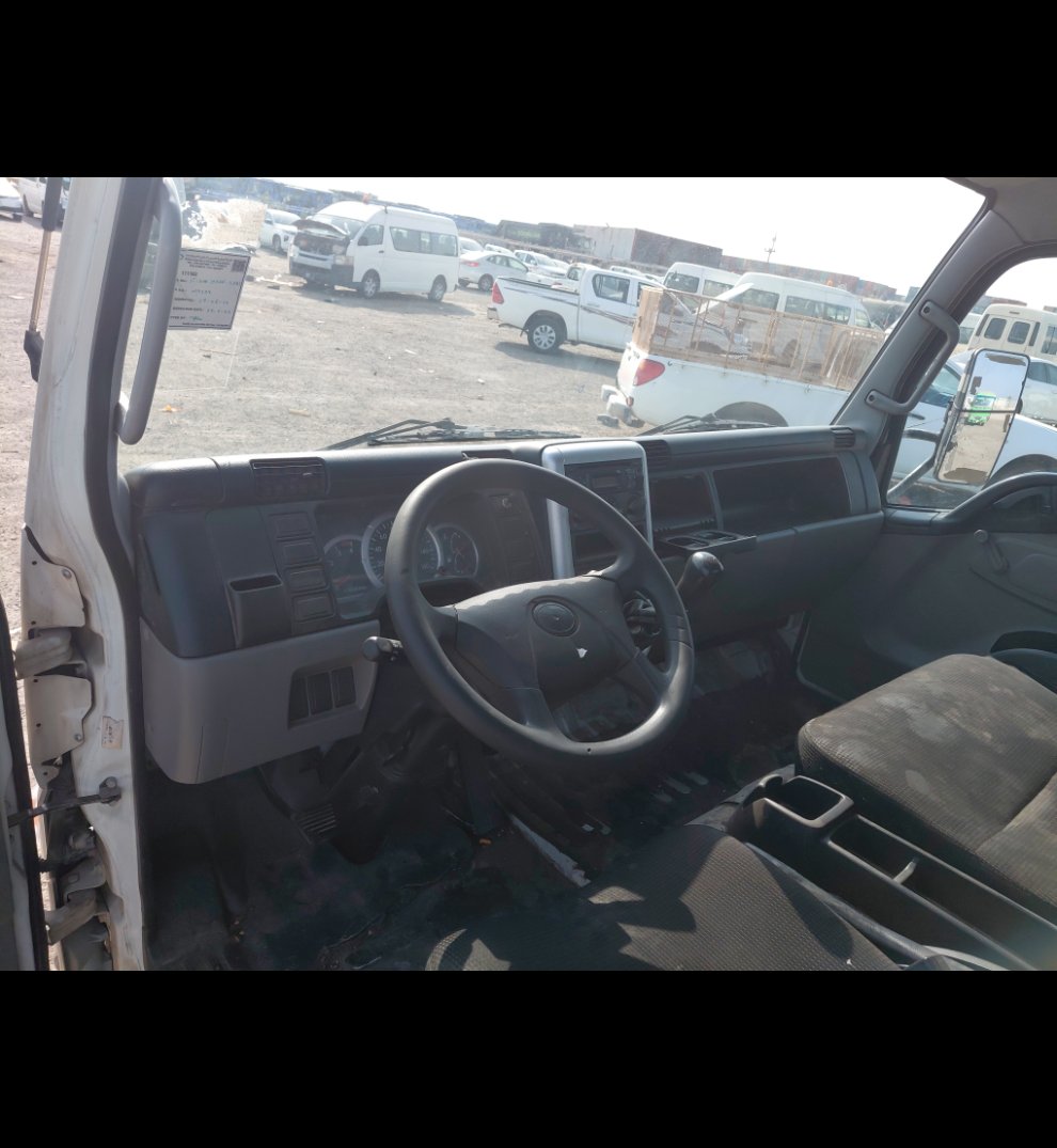 Mitsubishi Canter FUSO 2017 image