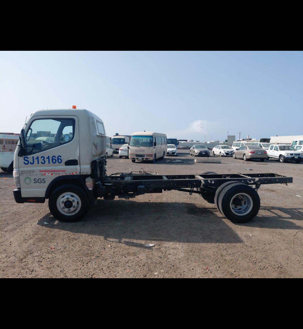 Mitsubishi Canter FUSO 2017 image