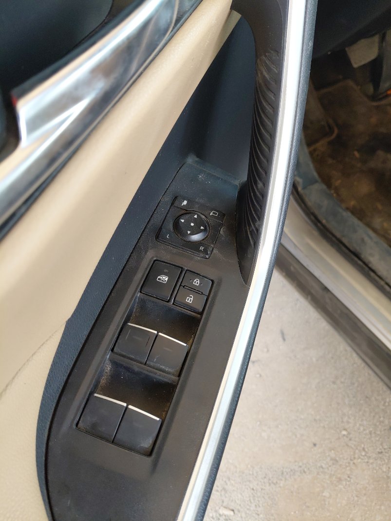 Toyota RAV4 XLE  2022 image