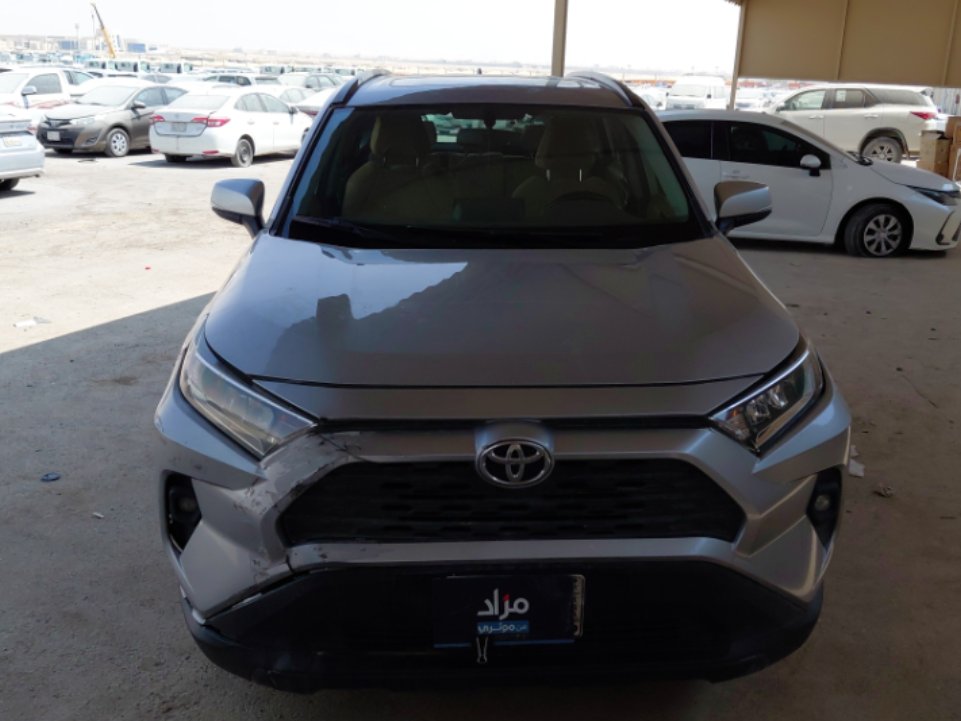 Toyota RAV4 XLE  2022