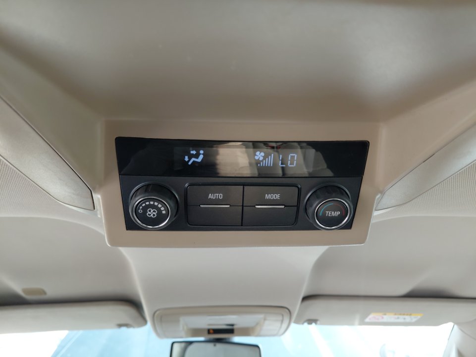 Chevrolet  Suburban STD Sports Utility 2020 image