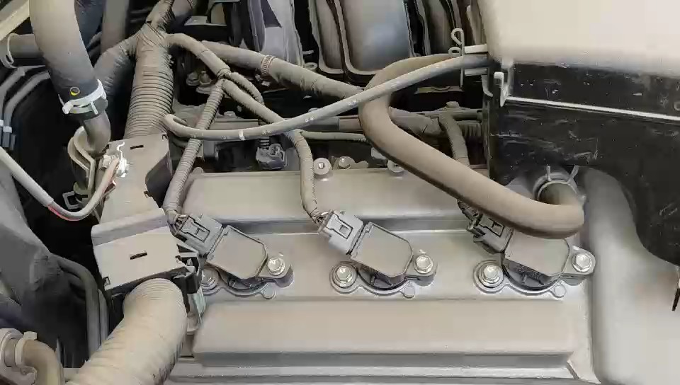 تويوتا لاند كروزر LC 70 SDLX - 4X4 - 2025 video