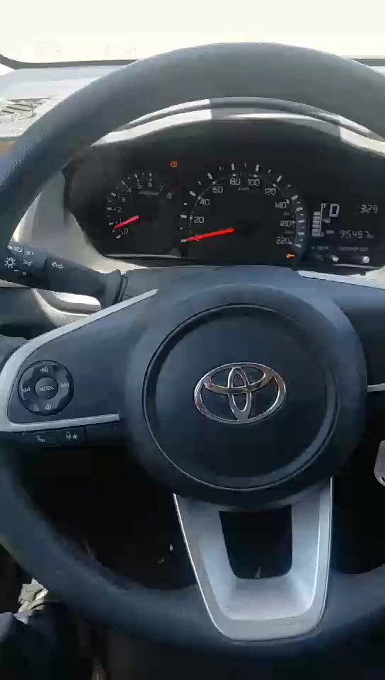 Toyota Yaris Y 2024 video