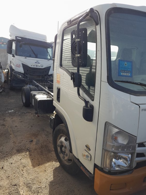 Isuzu NPR  2023 image