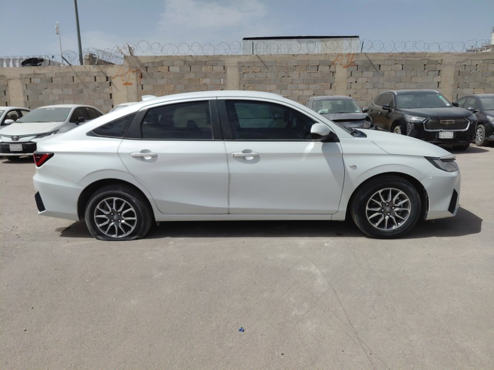 Toyota Yaris Y 2024 image