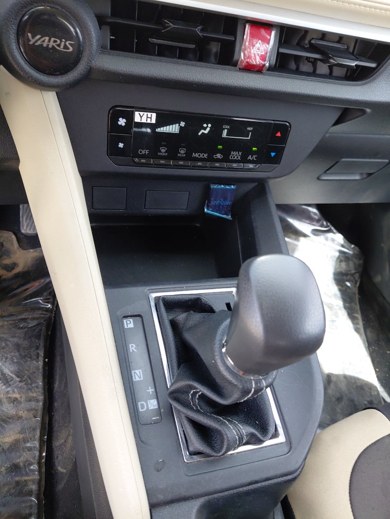 Toyota Yaris Y 2024 image