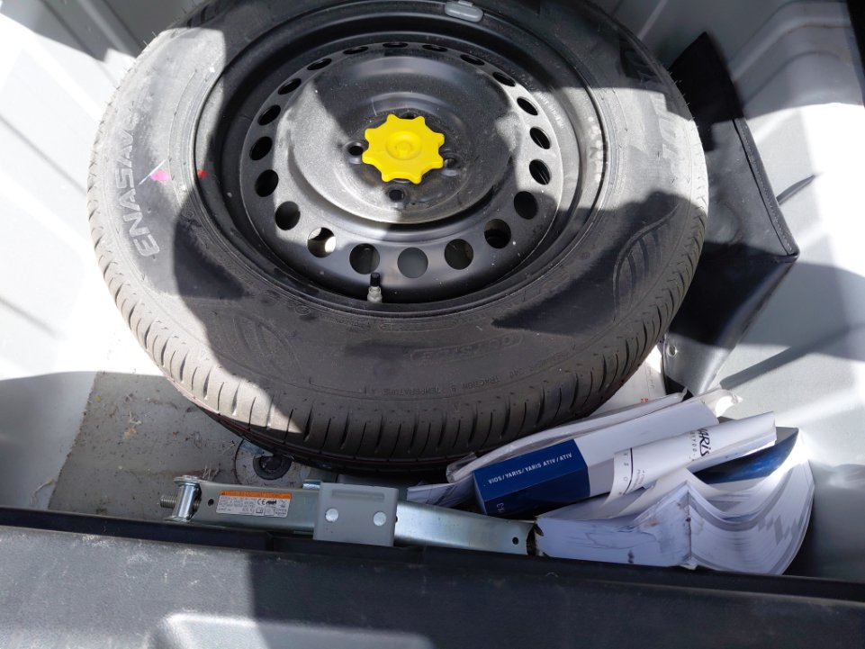 Toyota Yaris Y 2024 image