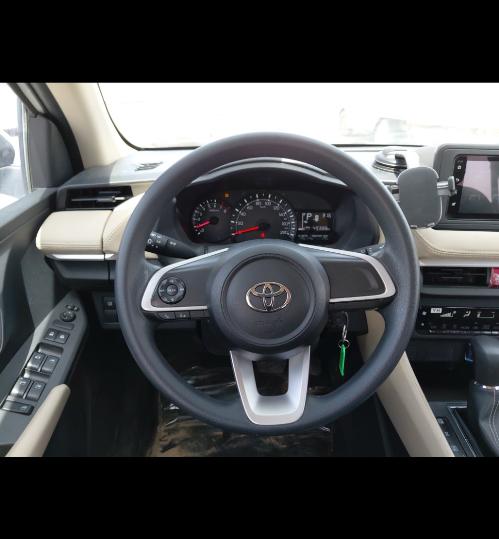 Toyota Yaris Y 2024 image