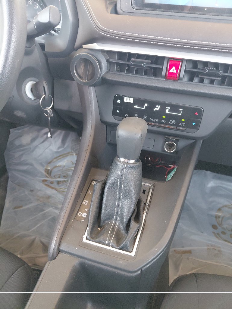 Toyota Yaris Y 2023 image