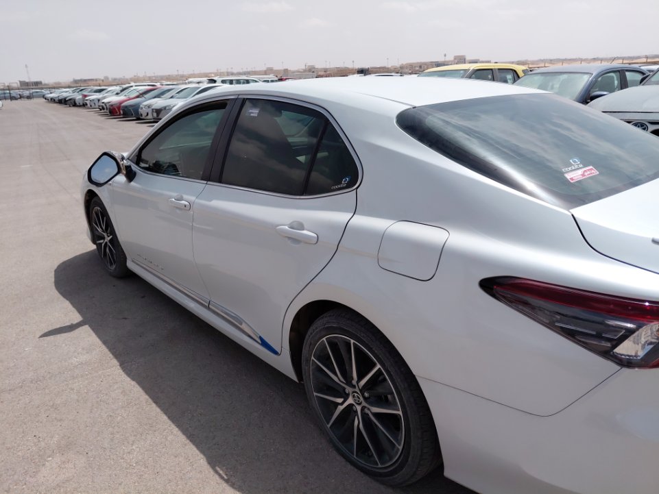 Toyota Camry GLE HEV  2024 image