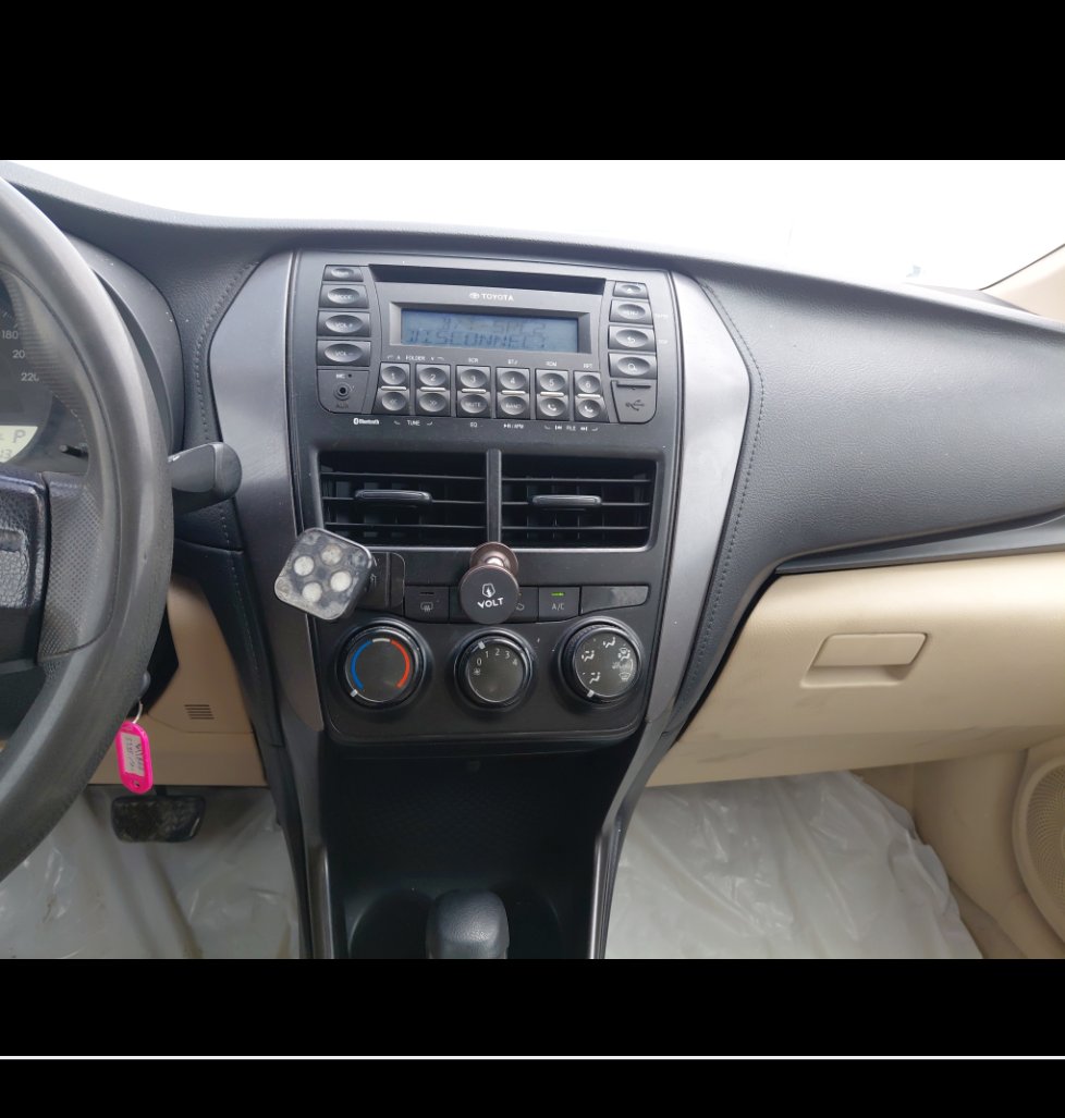 Toyota Yaris Y FLT 2021 image