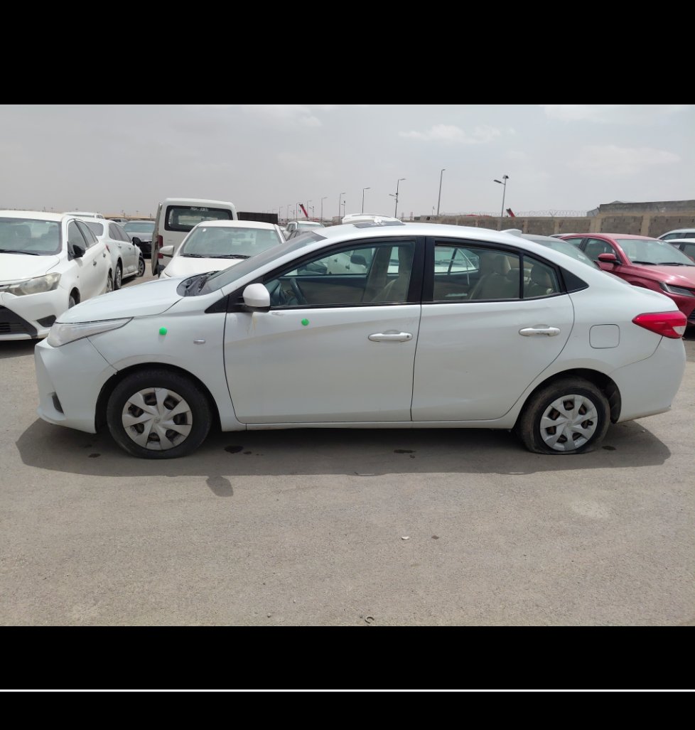 Toyota Yaris Y FLT 2021 image