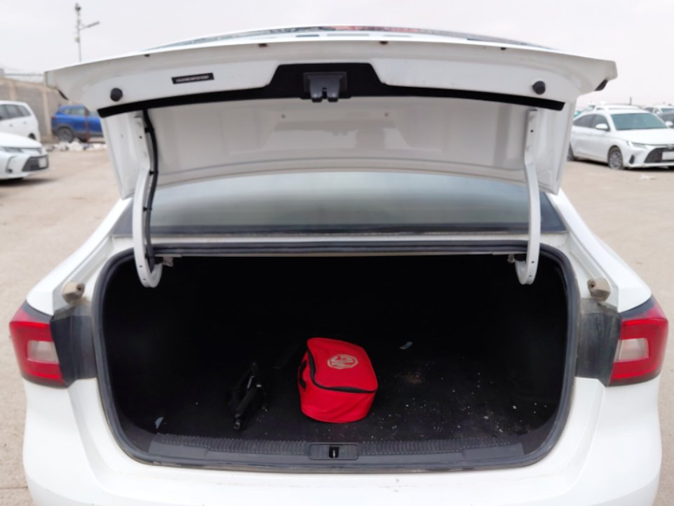 إم جي 5  2023 image