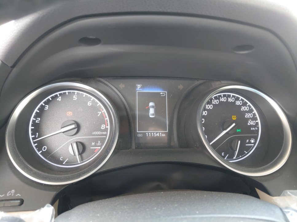 Toyota Camry GLE 2024 image