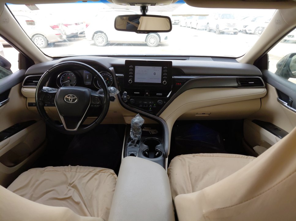Toyota Camry GLE 2024 image