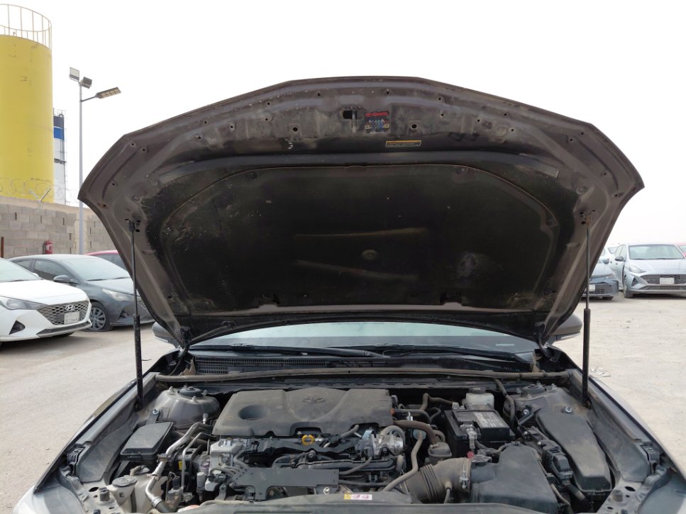 Toyota Camry GLE 2024 image