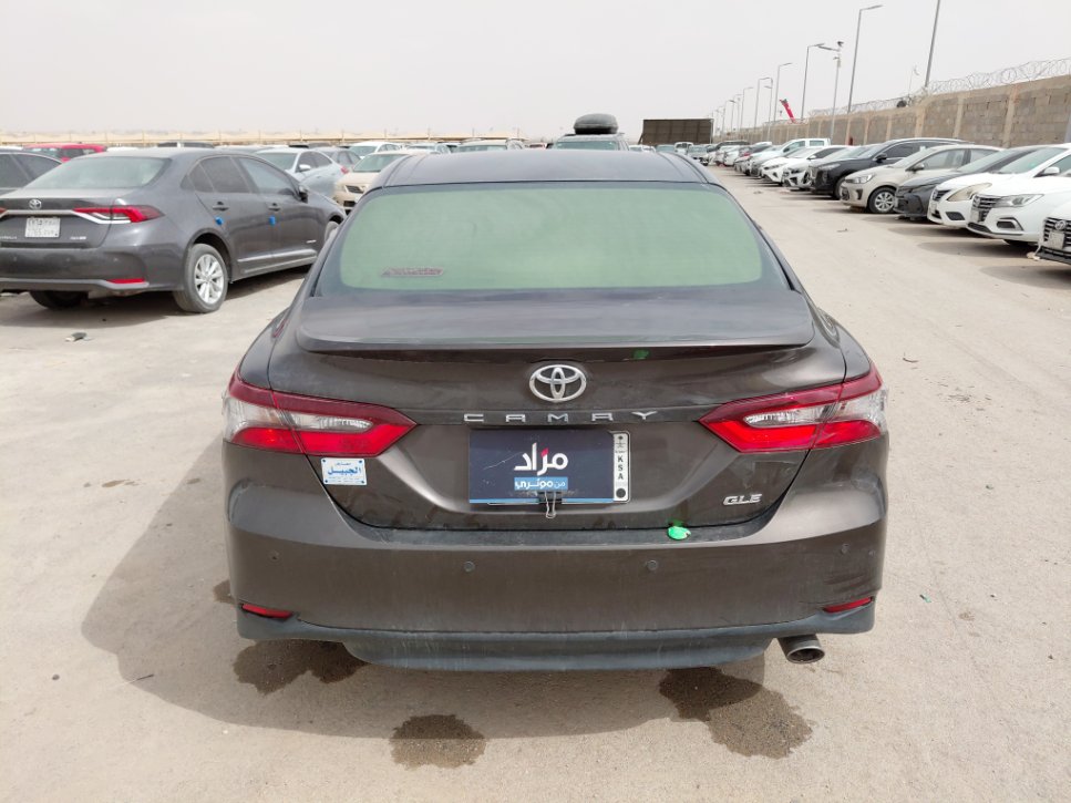 Toyota Camry GLE 2024 image