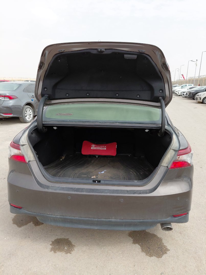 Toyota Camry GLE 2024 image