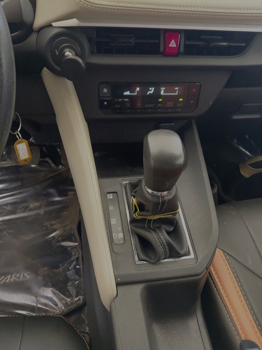 تويوتا يارس Y 2024 image