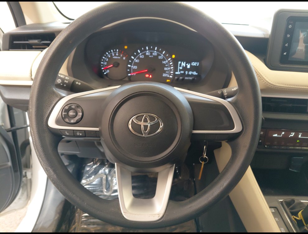 تويوتا يارس Y 2024 image