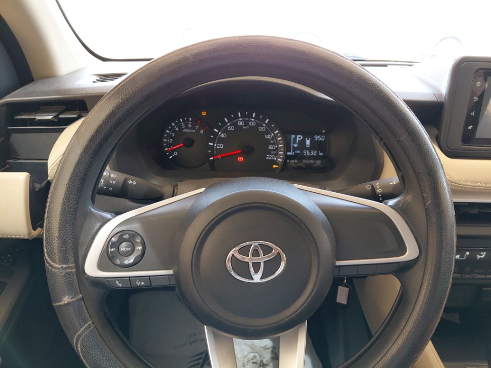 تويوتا يارس Y 2023 image