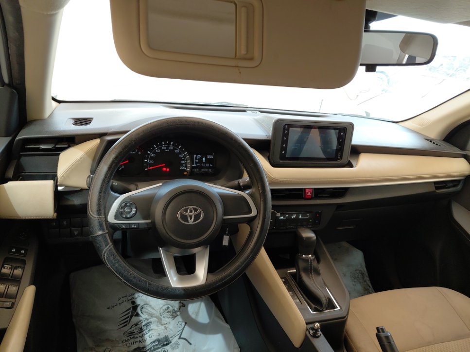 تويوتا يارس Y 2023 image