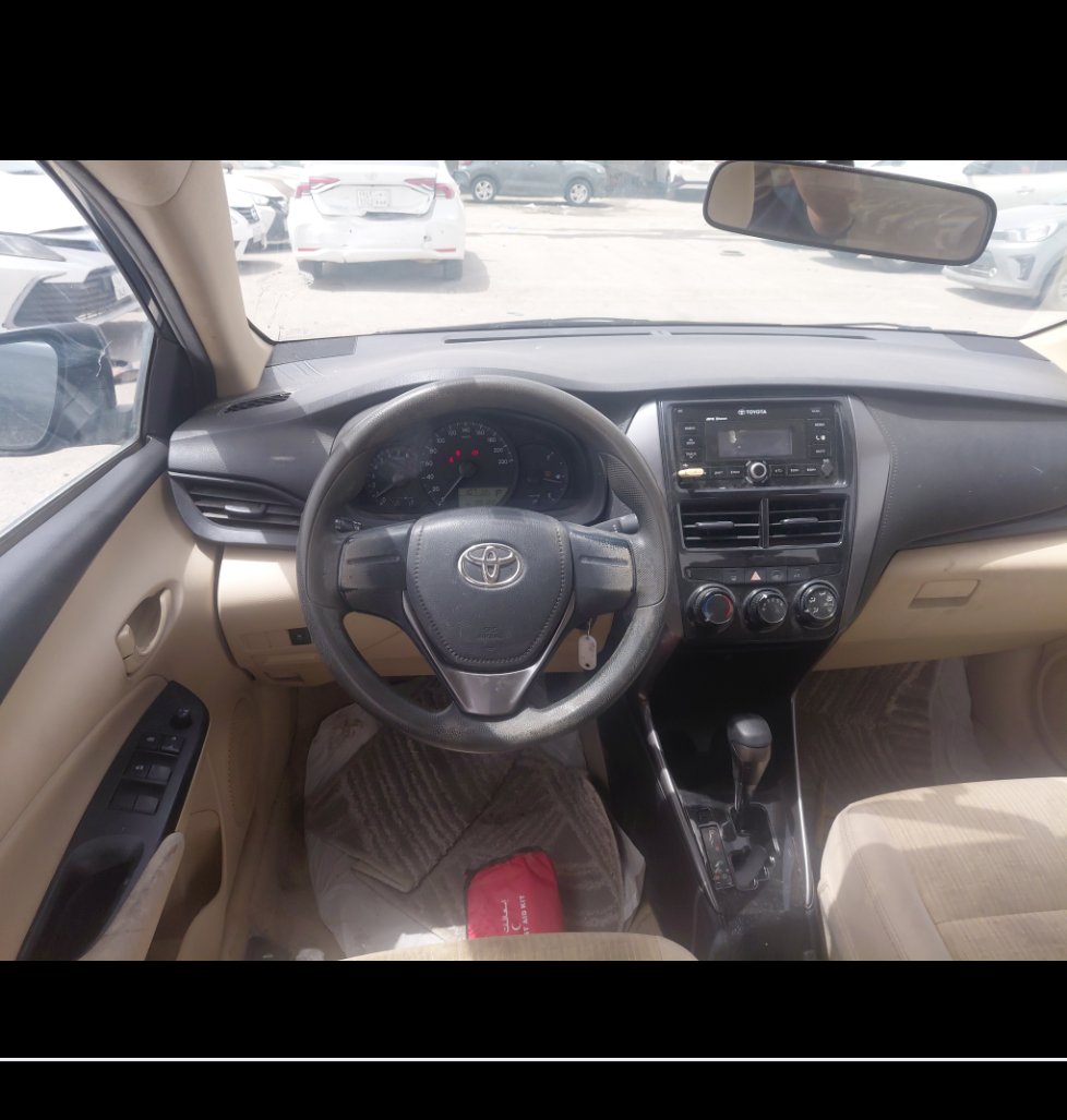 Toyota Yaris Y FLT  2021 image