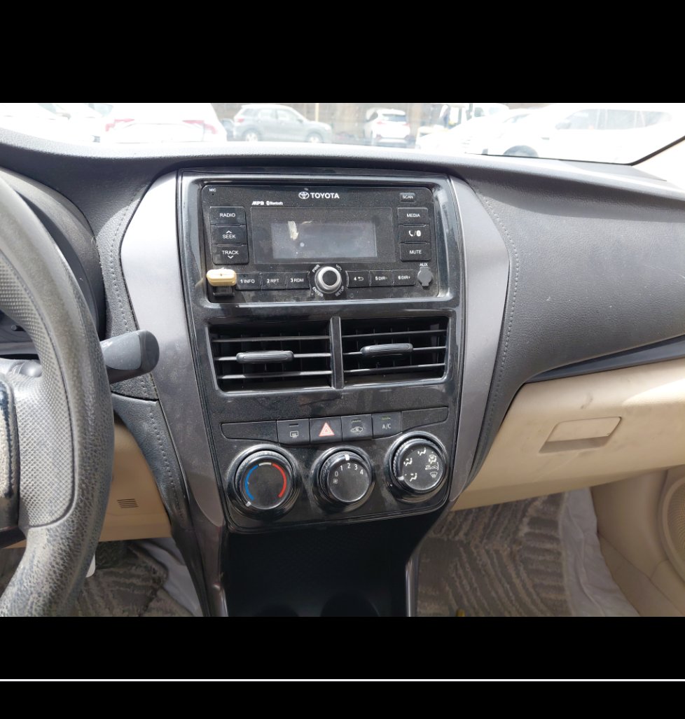 Toyota Yaris Y FLT  2021 image