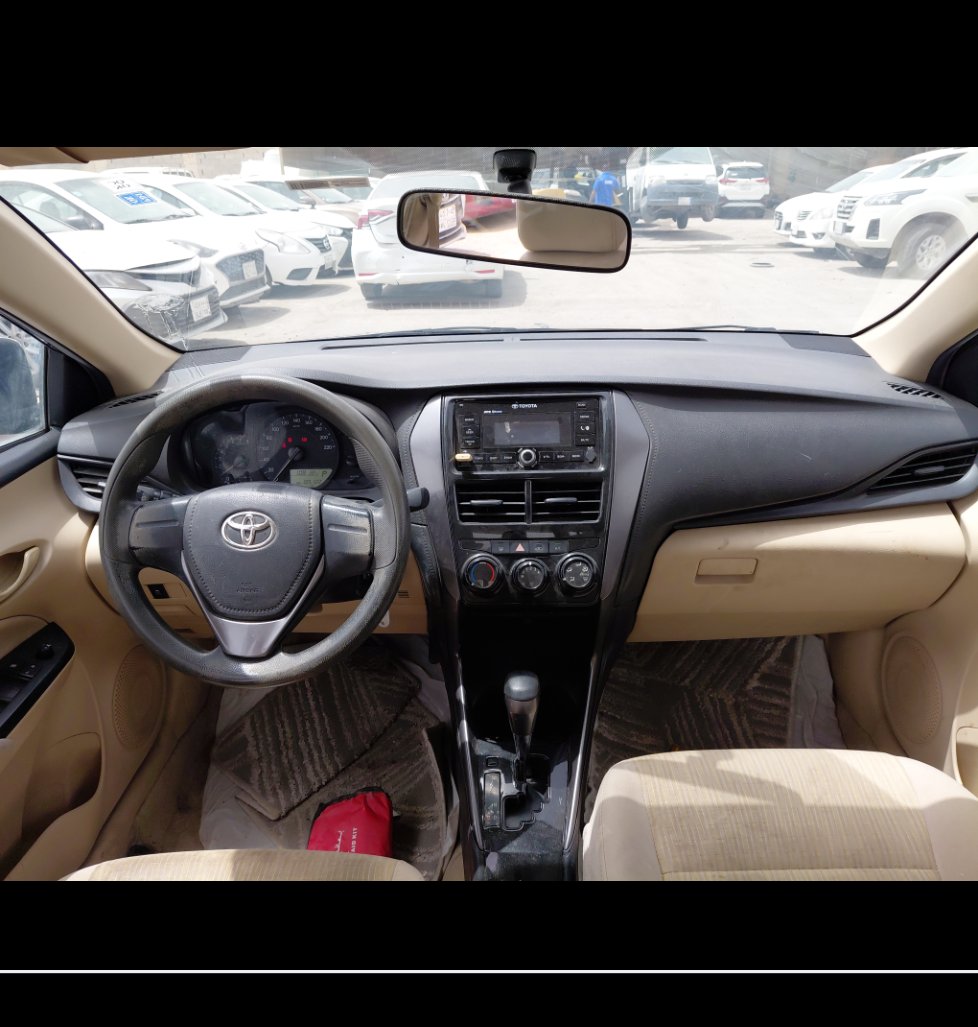 Toyota Yaris Y FLT  2021 image