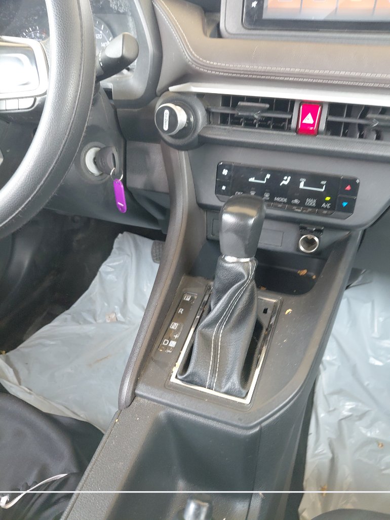 تويوتا يارس Y 2024 image