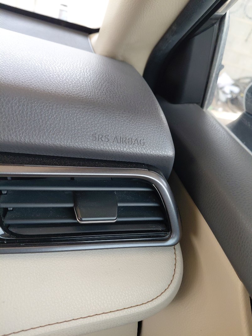 Toyota Camry GLE 2020 image