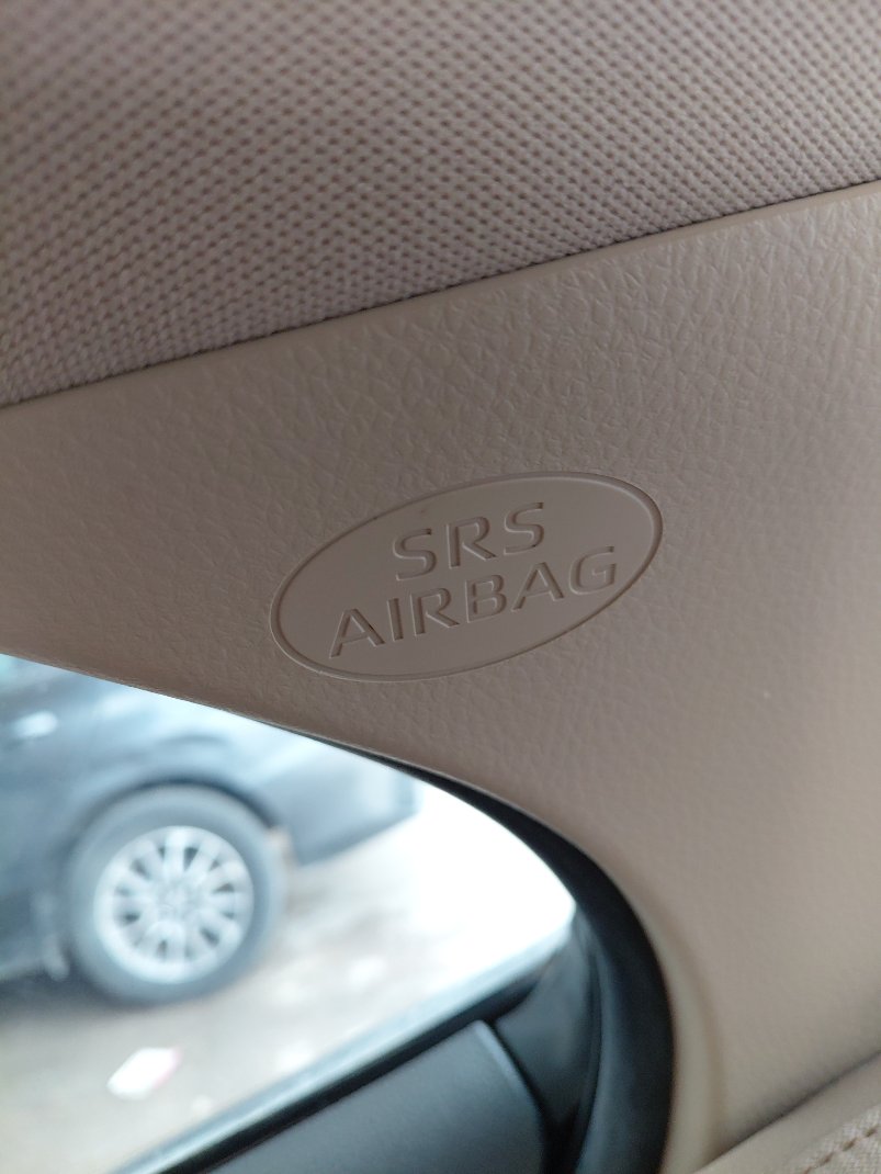 Toyota Camry GLE 2020 image