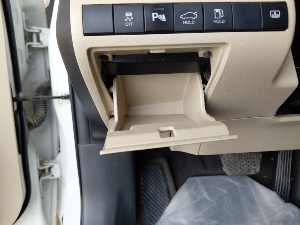 Toyota Camry GLE 2020 image