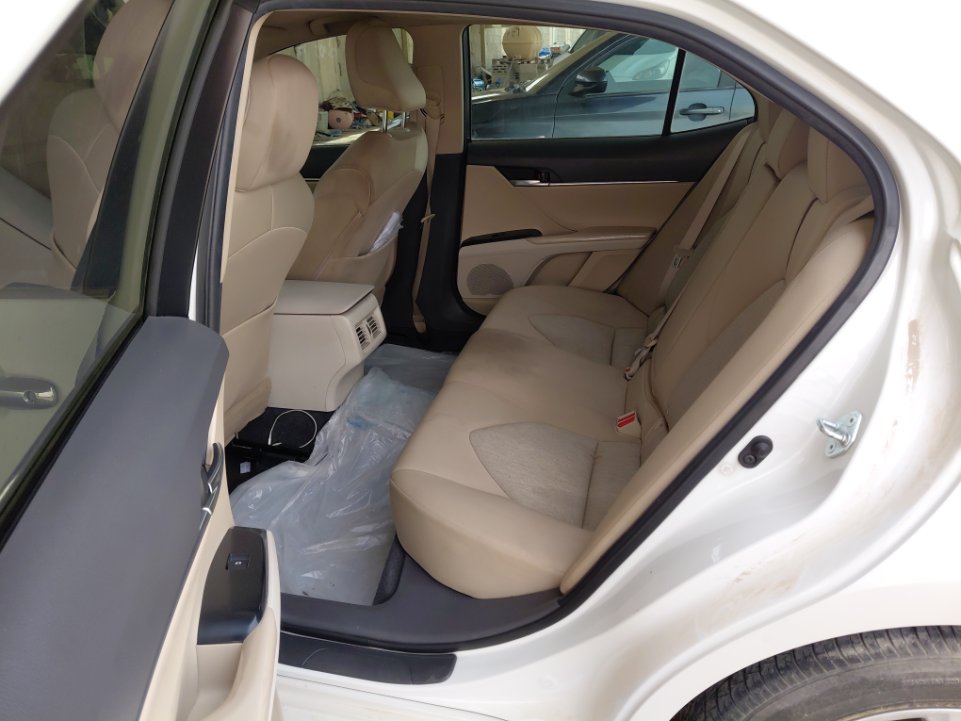 Toyota Camry GLE 2020 image