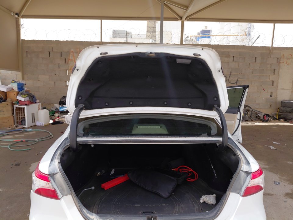 Toyota Camry GLE 2020 image