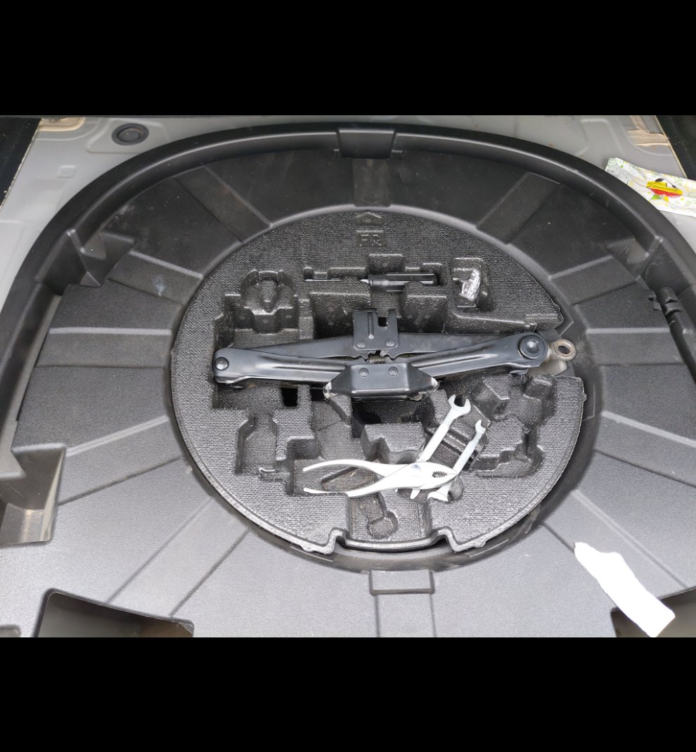 Toyota Camry GLE 2020 image