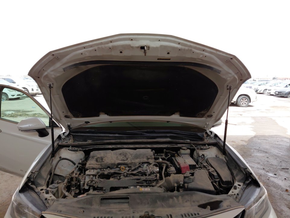 Toyota Camry GLE 2020 image