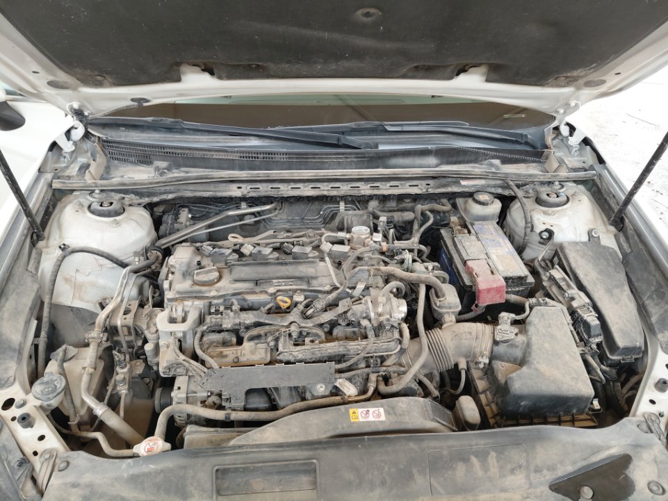 Toyota Camry GLE 2020 image
