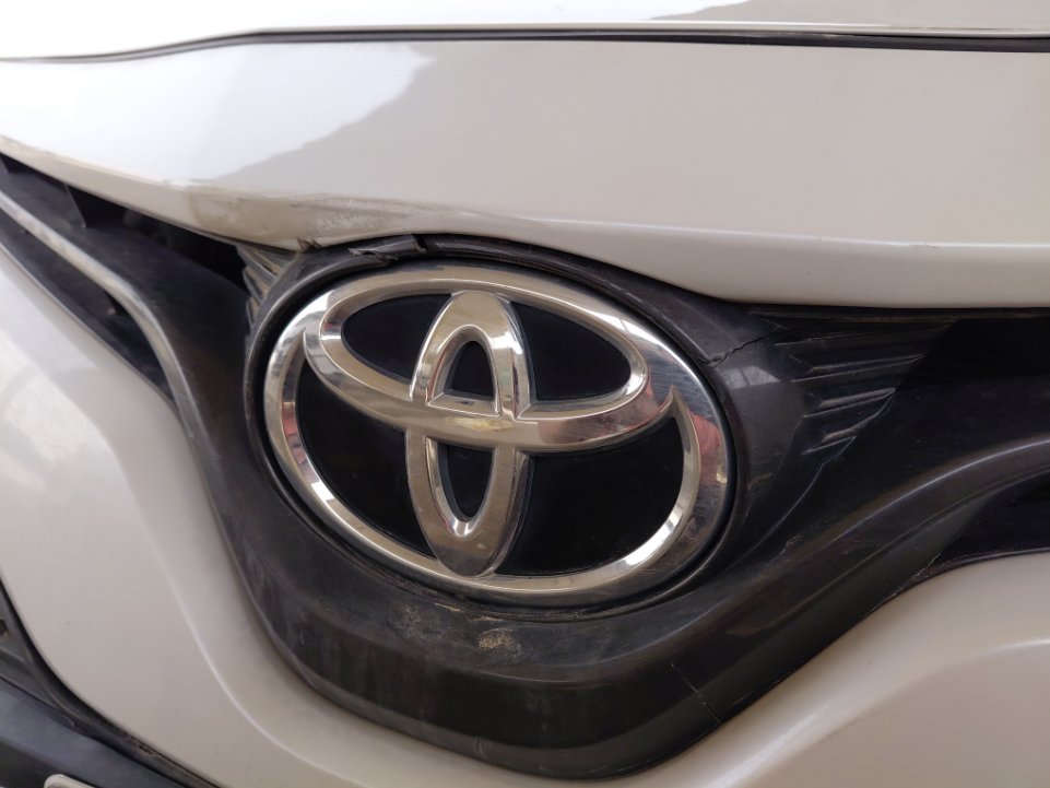 Toyota Camry GLE 2020 image