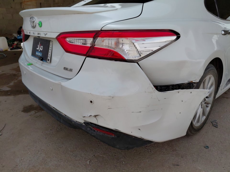 Toyota Camry GLE 2020 image