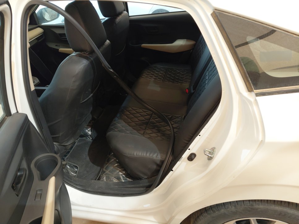 تويوتا يارس Y 2023 image