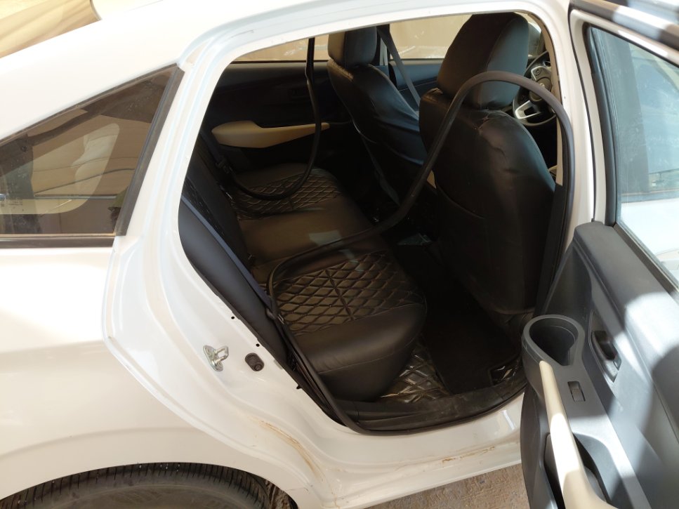 تويوتا يارس Y 2023 image