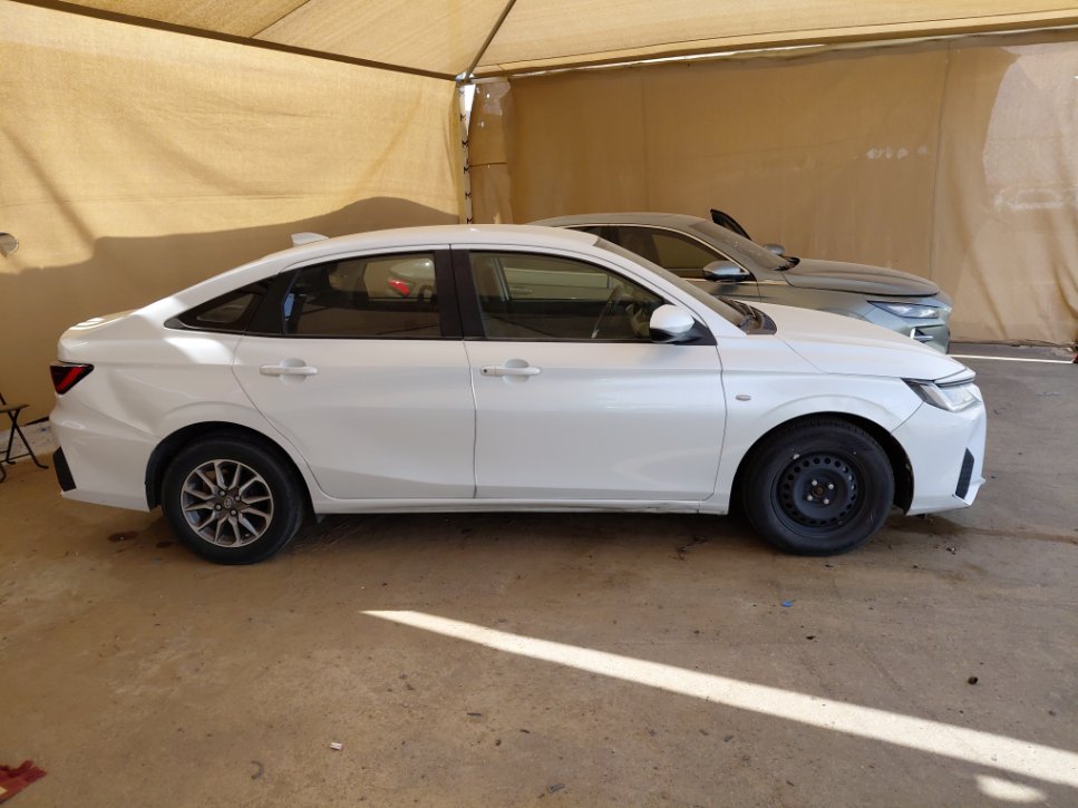 تويوتا يارس Y 2023 image