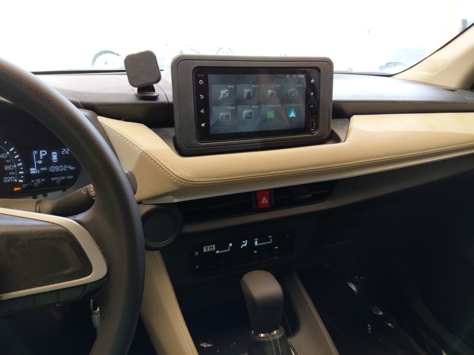 تويوتا يارس Y 2024 image