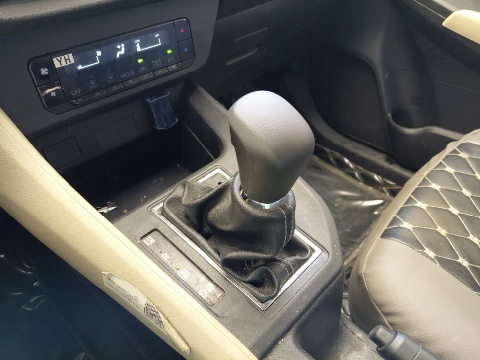 تويوتا يارس Y 2024 image