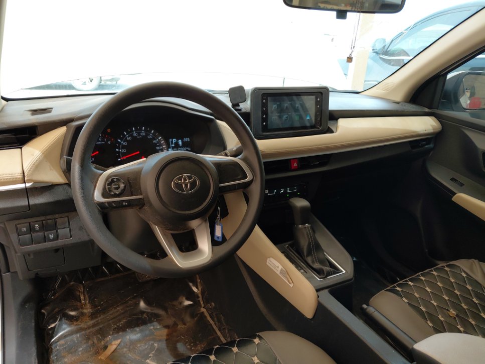 تويوتا يارس Y 2024 image