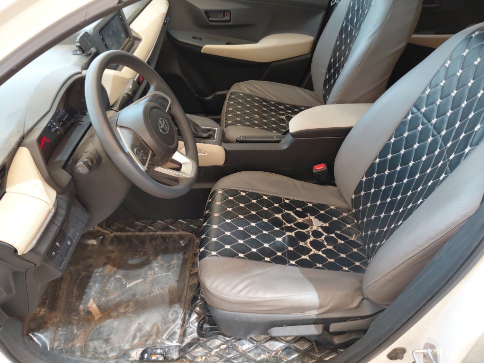 تويوتا يارس Y 2024 image