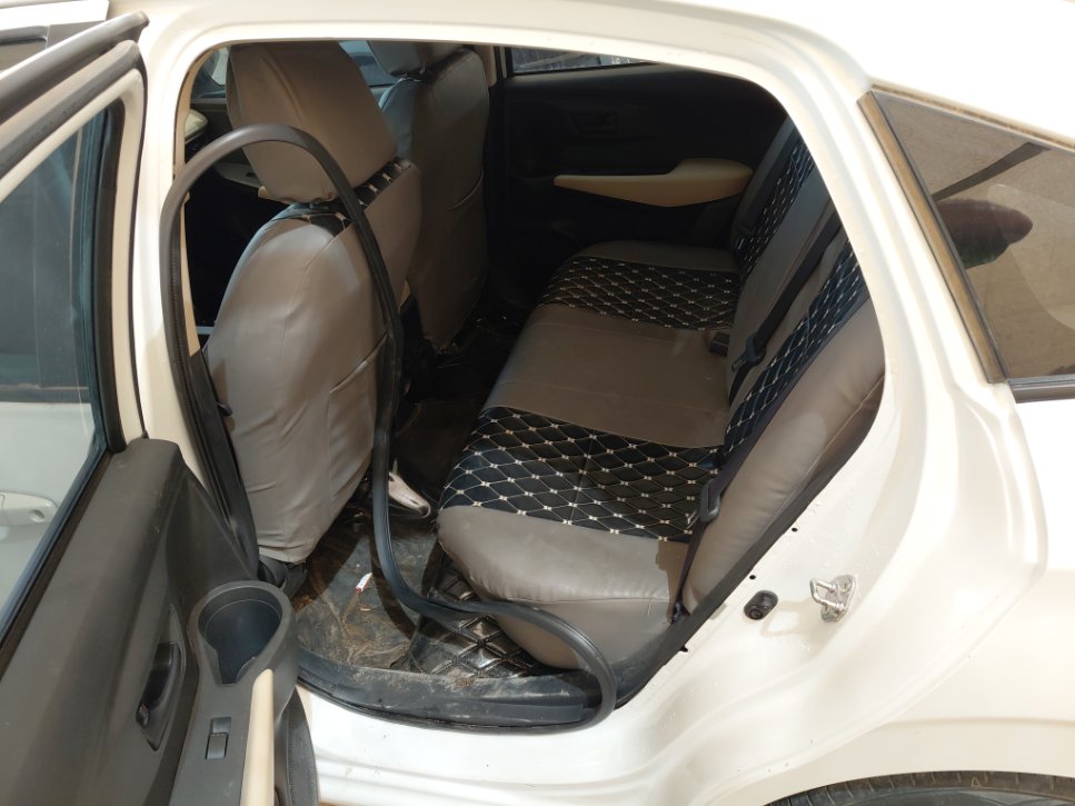 تويوتا يارس Y 2024 image