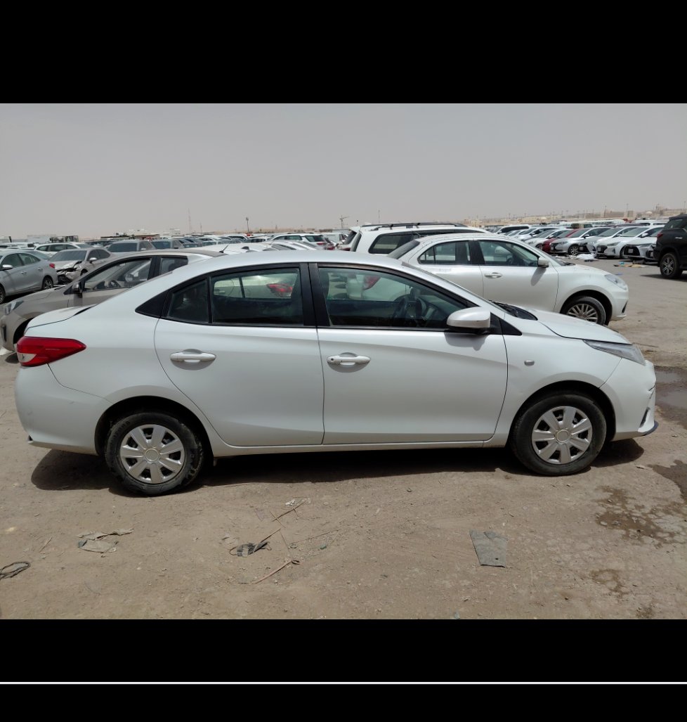 Toyota Yaris Y 2021 image