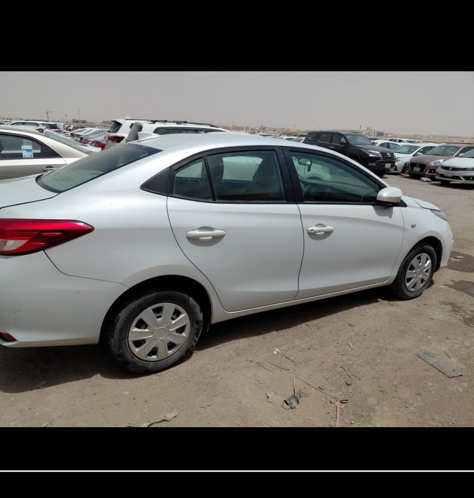 Toyota Yaris Y 2021 image